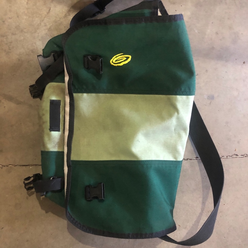 Timbuk2 green messenger bag